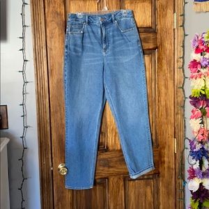 American Eagle mom jeans